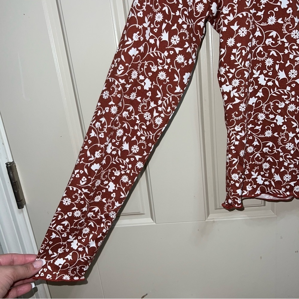Olivia Rae Burnt Orange Floral Long Sleeve Crop Top Shirt Size Medium - Picture 2 of 8